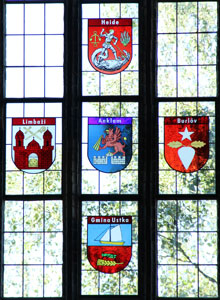 Nikolaikirche Anklam, Wappenfenster von Anklams Partnerstädten (*2015)
