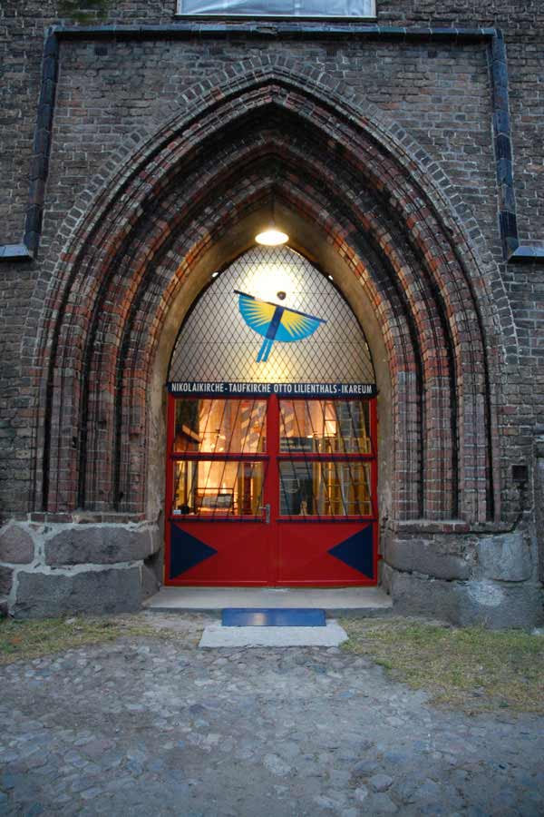 Foto: Provisorisches Westportal (Außenseite, 2009)